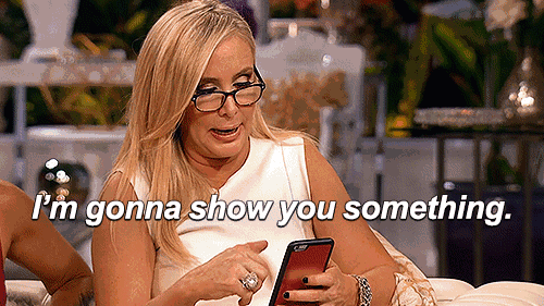 于是乎,家里瓶瓶罐罐的碱性水,碱性食物,碱性保健品堆满桌子。都说的那么玄乎,问题是,“酸碱体质学说”真的存在吗?