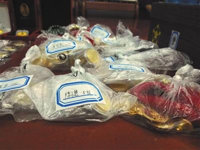 警方收缴的五行币产品。