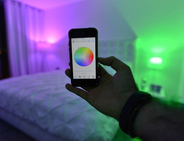 我们想要的智能灯泡只是会变色么？